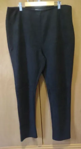 Calça preta estilo legging XGG