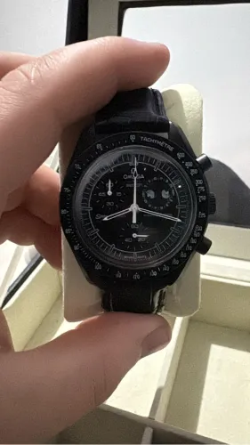 Swatch Moonswatch Snoopy com 3 pulseiras