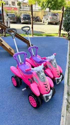 Carrinho Quadriciclo Passeio e Pedal Infantil Rosa com Empurrador Calesita Cross Legacy