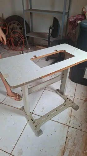 Mesa máquina costura