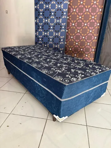 Cama de solteiro de espuma alta