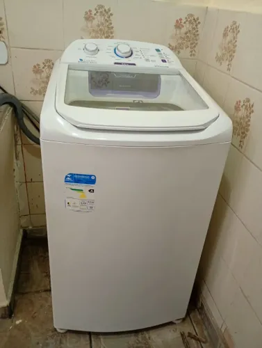 Máquina Eletrolux 8.5 kg pouco tempo de uso