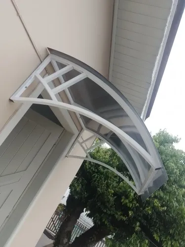 Toldos e coberturas em policarbonato
