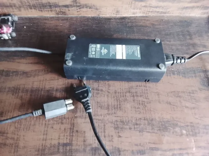 2 fontes Xbox 360 originais funciona perfeitamente praticamente nova