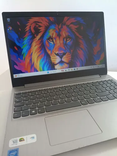 Notebook Lenovo bem conservado