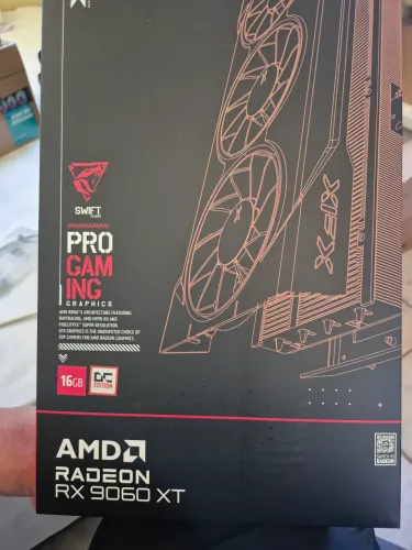 XFX RX 9060 XT 16GB tripe fan lacrada