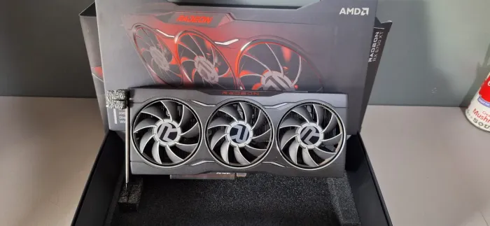 Placa de vídeo AMD 6750XT 12GB.