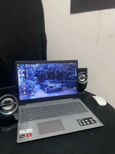 Lenovo Ryzen 5 + Caixas de Som