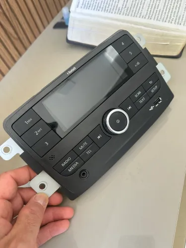 SOM automotivo radio original da Renault, compatível com o modelo Kwid