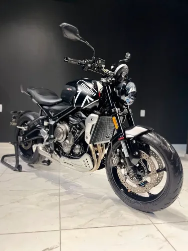 Trident 660
