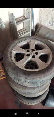 Rodas/Pneus de Toyota Corolla" furação 5/100 R16 205/75 pneus Pirelli