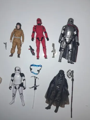 STAR WARS lote 5 figuras sequels earas, troopers etc