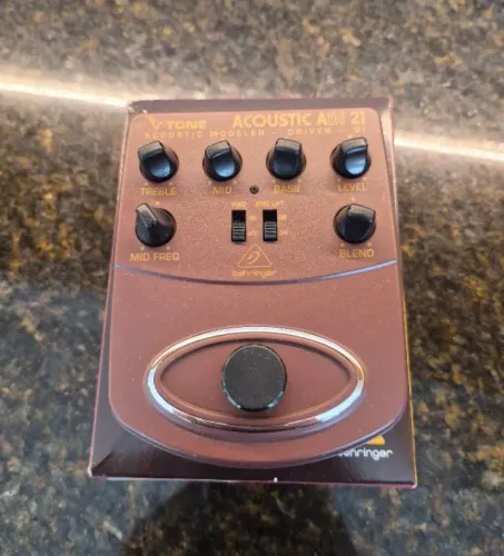 Pedal Behringer ADI21 Acoustic Amp Modeler