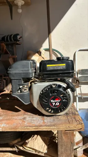 Motor 4 tempos Toyama