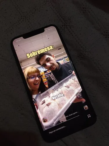 iPhone 11pro Max 900 reais