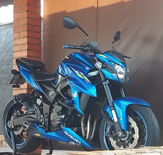 Moto Suzuki GSX S 750cc