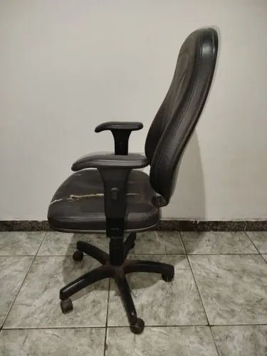 Cadeira escritório giratória