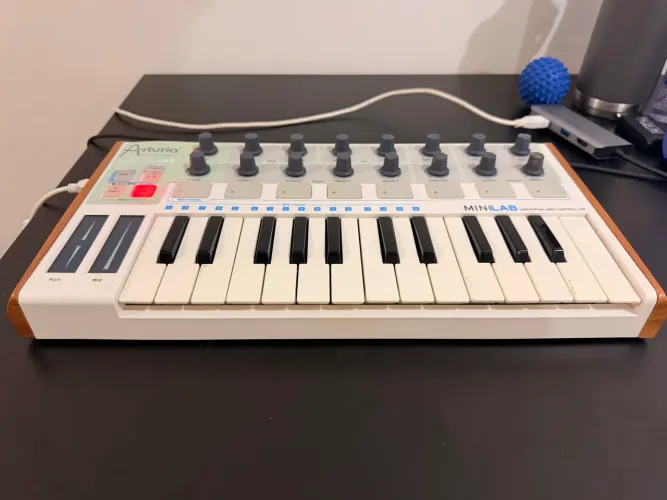 Controlador Mídi Arturia Minilab
