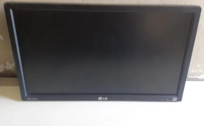 MONITORES LED LG DE 19 POLEGADAS SEM CABOS