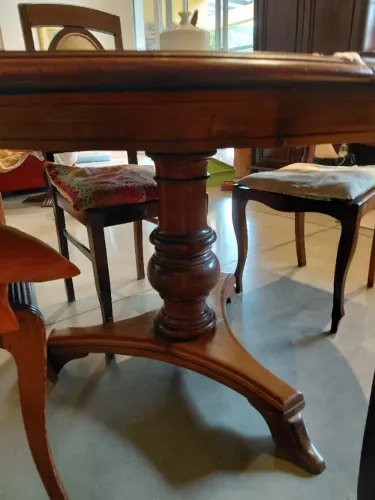 Mesa extensível de jacarandá 