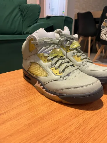 Tênis jordan 5 número 40