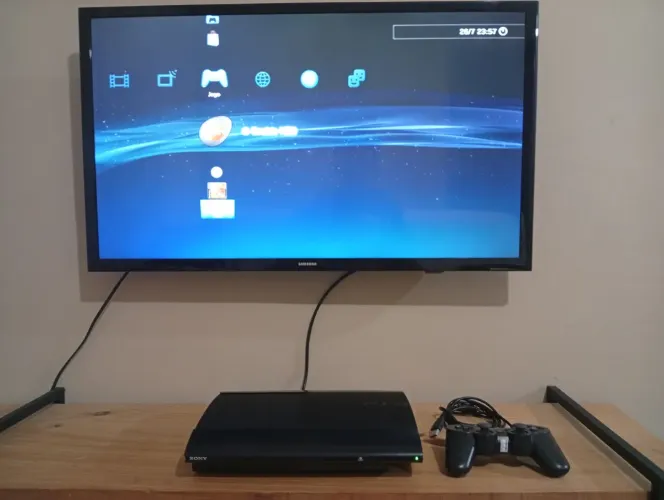 Playstation 3 / PS3 Super Slim (Desbloq)