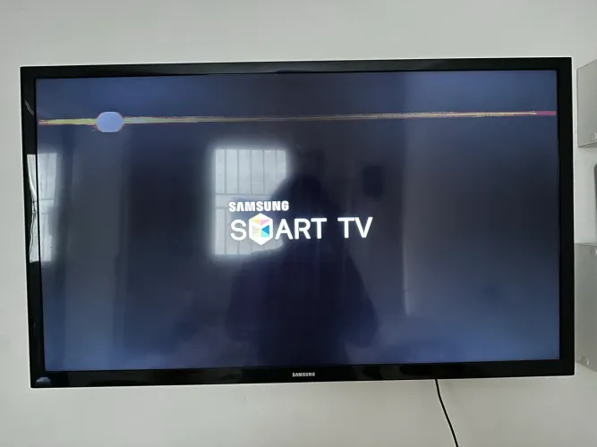 TV Samsung 32? - Smart - TV funcionando com defeito na tela