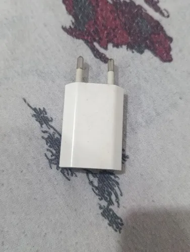 carregador de tomada USB branco iPhones, iPads e Apple Watch