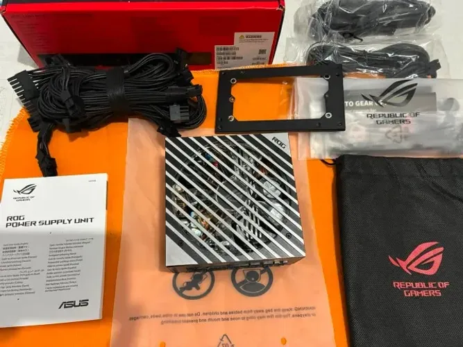 Fonte Asus Rog Loki 750W 80 Plus Platinum