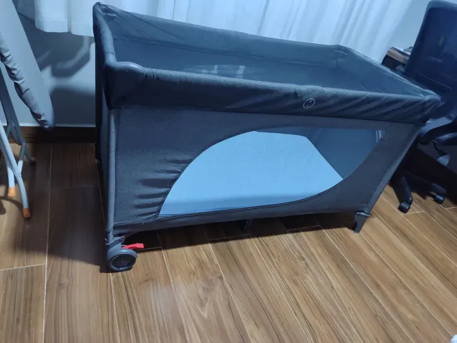 Berço Camping 0.60x1.20 com colchonete e tela mosquiteiro