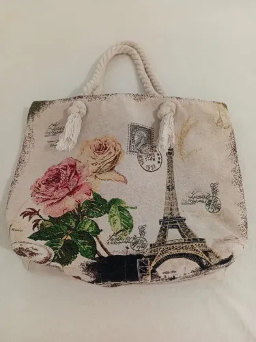 Bolsa Bordada Torre Eiffel e Rosas - Grande, Linda e Super Espaçosa!!!