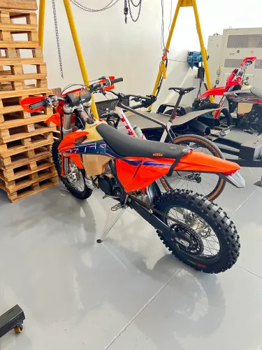 KTM 300exc com apenas 128horas