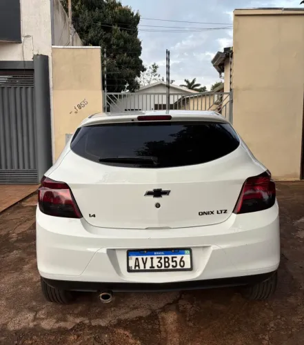 Chevrolet Onix Hatch LTZ 1.4 8V Flex Power Mec. 4P 2015