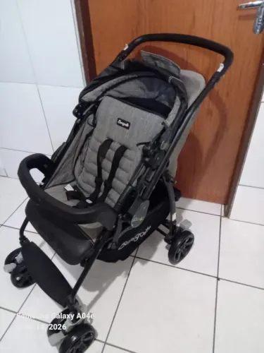 Carrinho de bebê Burigotto semi Novo unissex 