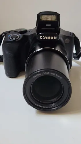 (LEIA DESCRIÇÃO) Câmera Canon SX520 HS - Sensor com defeito - Excelente estado físico!