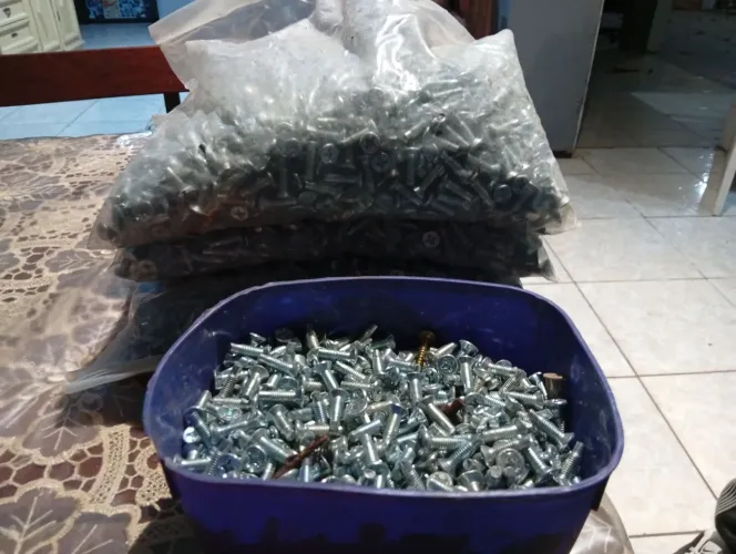 Parafusos cabeça chata m6 para acabamento piso elevado