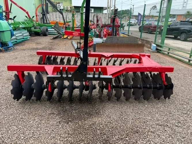 Grade Niveladora Tatu 32 Discos 