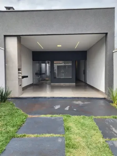 Linda casa! 3 Quartos sendo 1 Suíte - Área Gourmet com Churrasqueira Revestida - Jardim Co