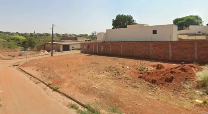 Lote de esquina com esgoto - Troca em carro do mesmo preço