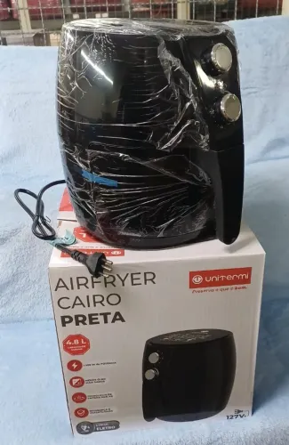 AirFryer Unitermi Cairo Preta 4.8L Nova na Caixa 127V