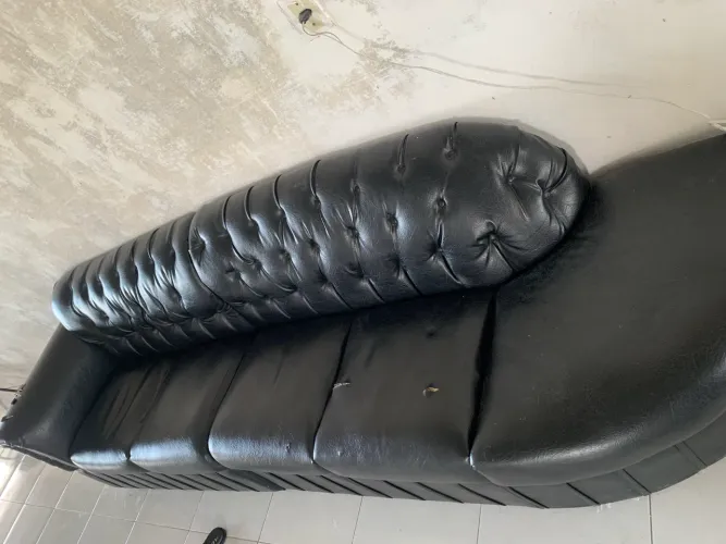 estofado sofa preto