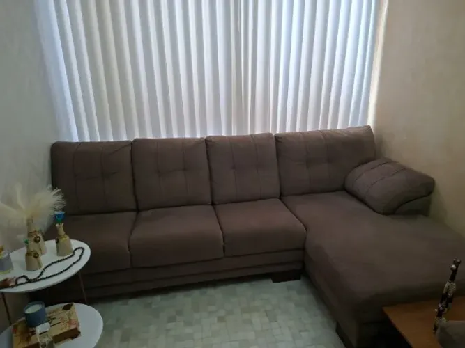  Sofá Semi Novo 3 Lugares com Chaise