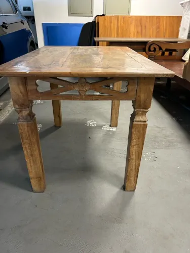 MESA PARA A SUA CASQ 