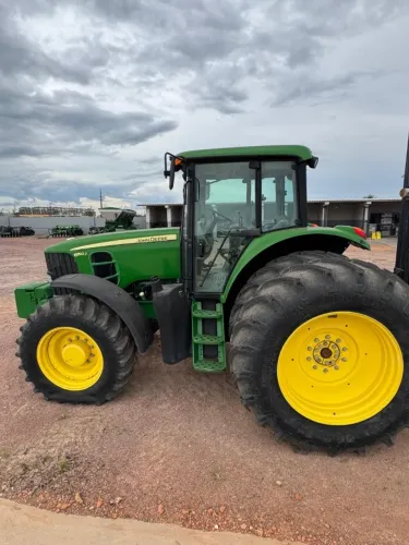 Trator John Deere 6150J Ano 2022