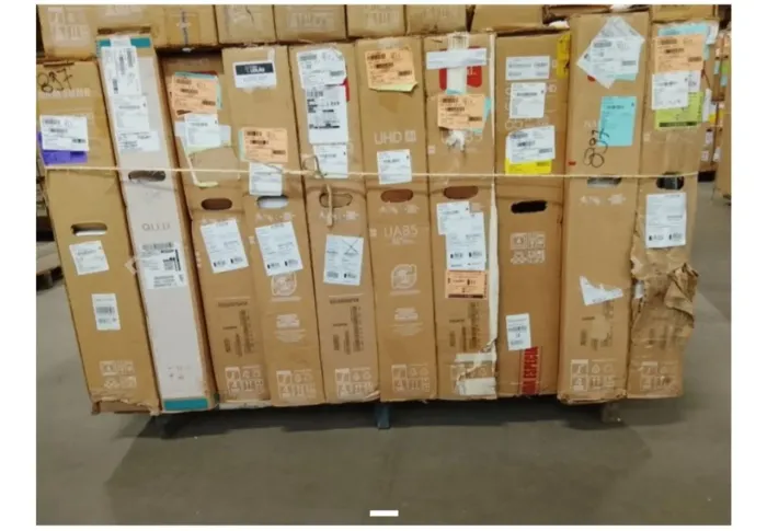 Tvs 65 polegadas para retirada de peça.