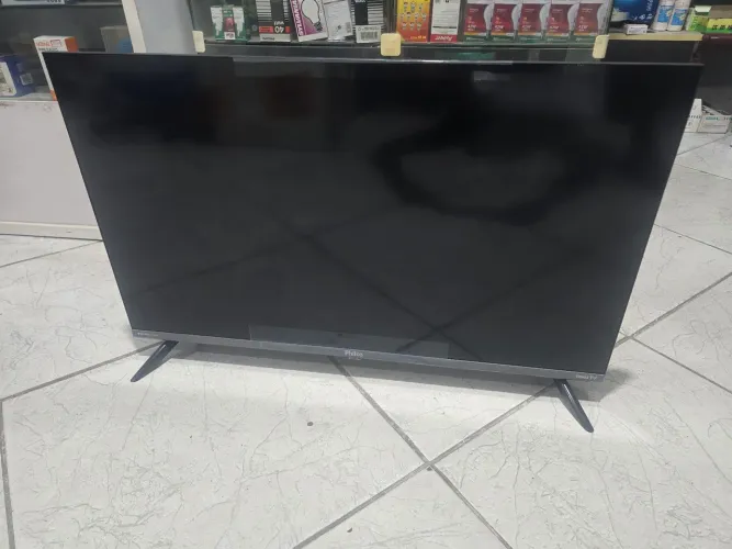 Vendo TV philco roku smart 32 polegadas zerada