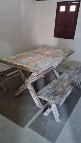 Mesa em pátina