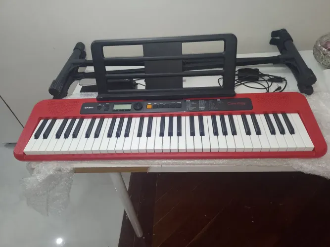 Teclado casiotone ST-200 vermelho mais suporte e pedal stagg