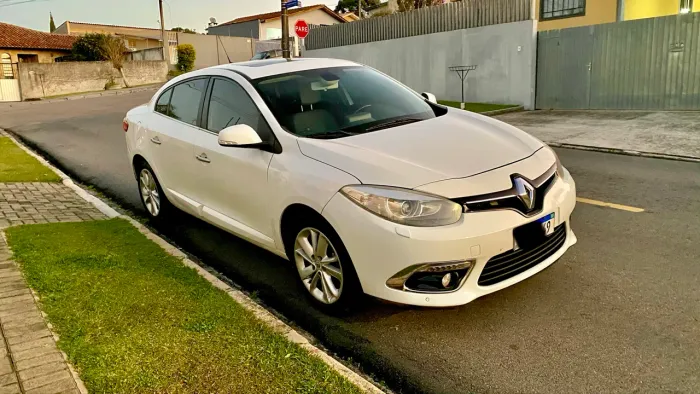 Renault Fluence Sedan Privilège 2.0 16V Flex AUT 2016