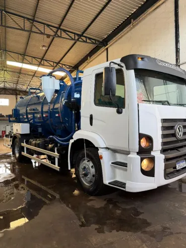 Caminhão limpa fossa e hidrojato toco equipamento zero